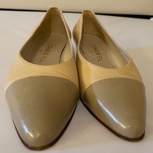 classic vintage Chanel pumps shoes beige and tan